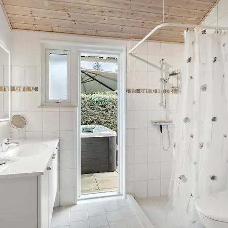 4 Bedroom Stunning In *