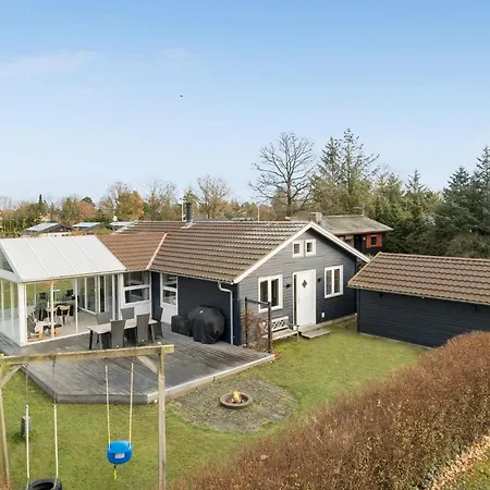Holiday home 4 Bedroom Stunning In