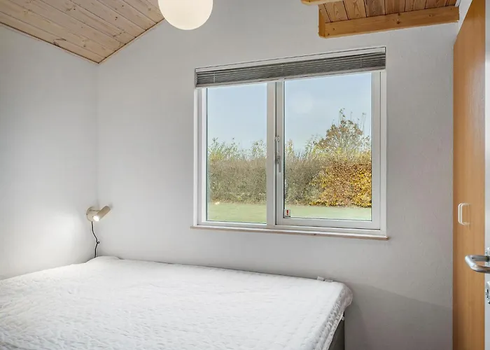 4 Bedroom Stunning In Semesterbostad Hadsund