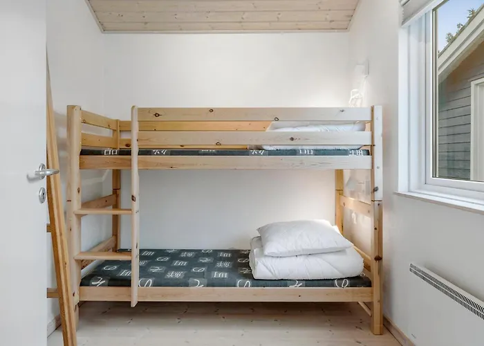Semesterbostad 4 Bedroom Stunning In Hadsund