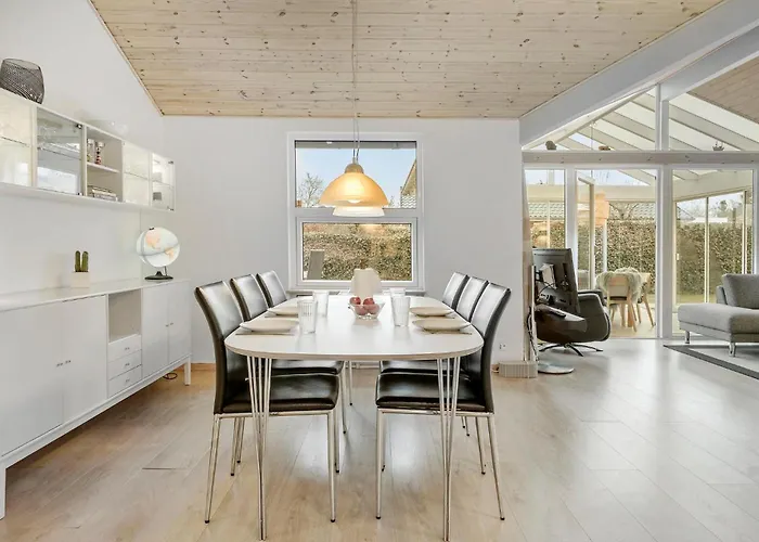 4 Bedroom Stunning In *