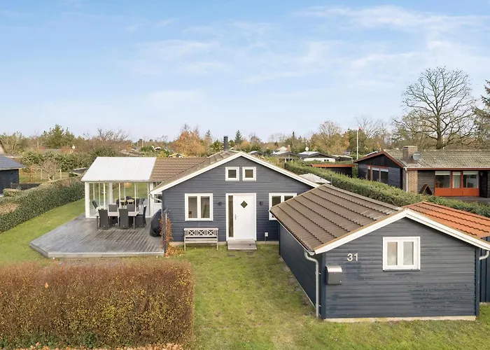 4 Bedroom Stunning In Semesterbostad